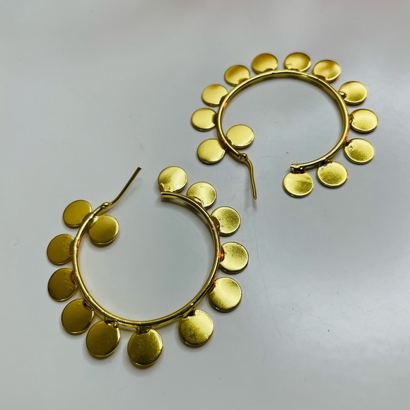 Zara Jewelry - Zara Golden Halo Marvel Unique Circle Earrings for Trendsetters From NYC